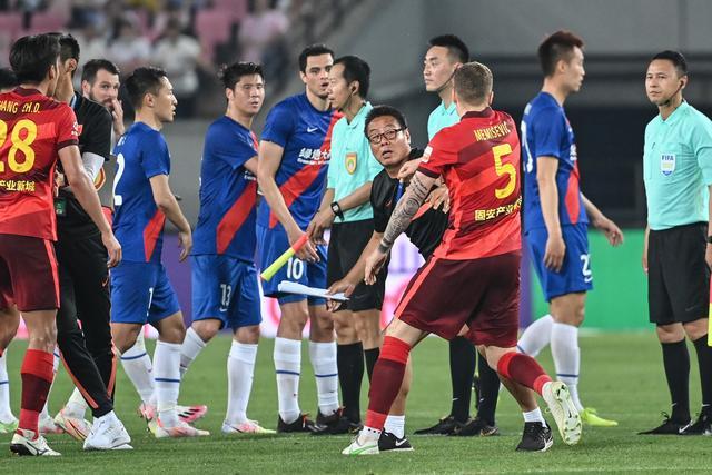 阿门23+14+10火箭双杀骑士 猛龙送老鹰4连败